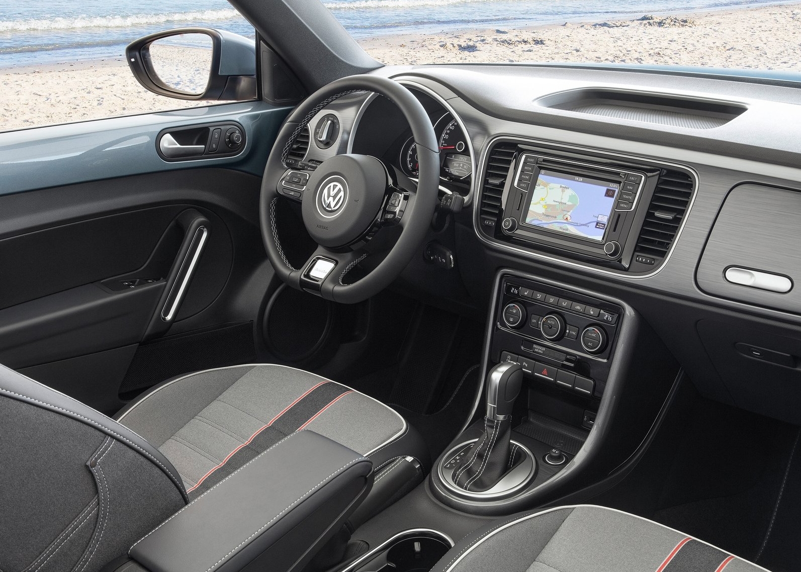 https://wcar.sets.lv/cars/Volkswagen/Beetle kabriolets/effb3215f39b6cfb4369d7aa514bdaf8.jpg